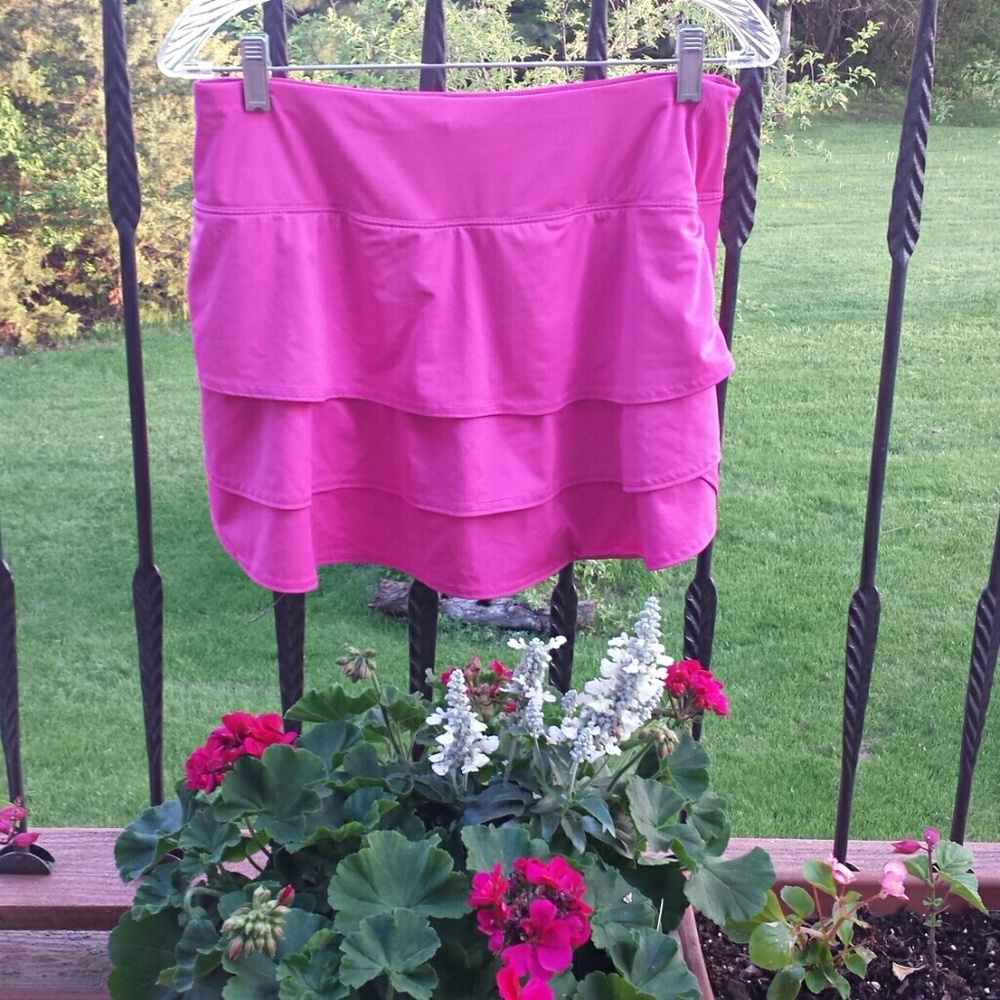 Athleta ruffled skirt